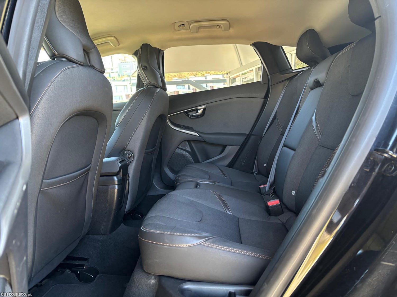 Volvo V40 Cross Country 1.6 D2 Momentum — fotografia 9