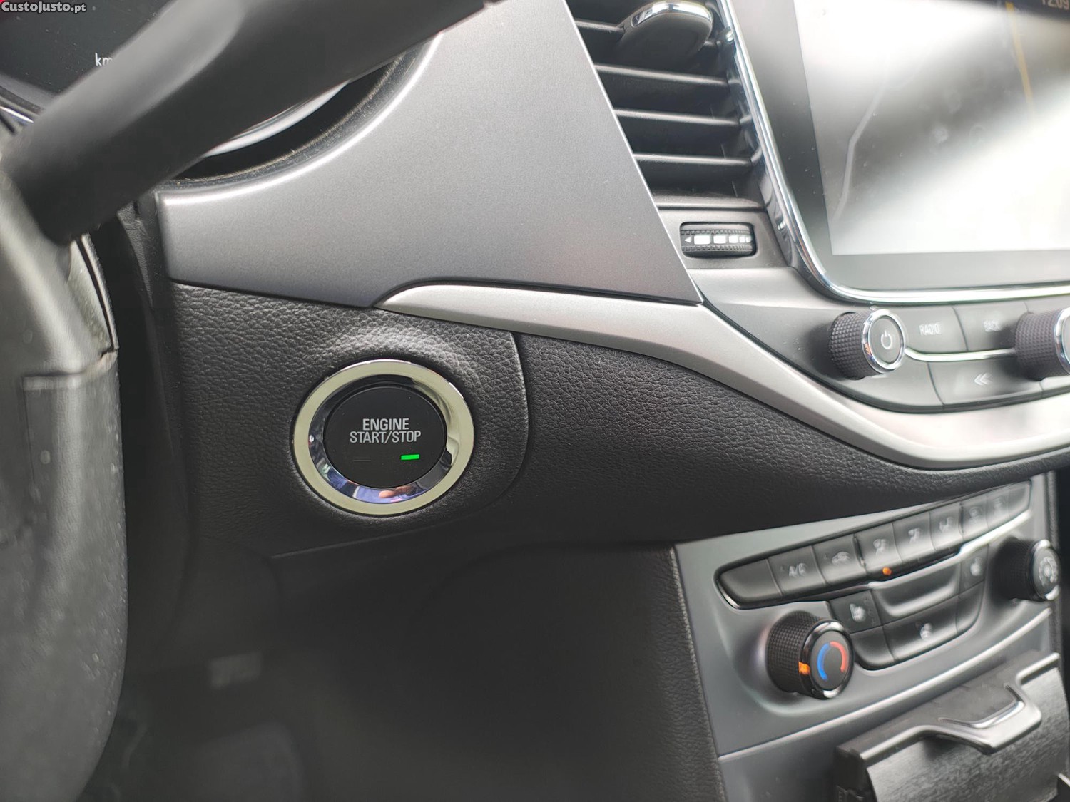 Opel Astra Sports Tourer — fotografia 2