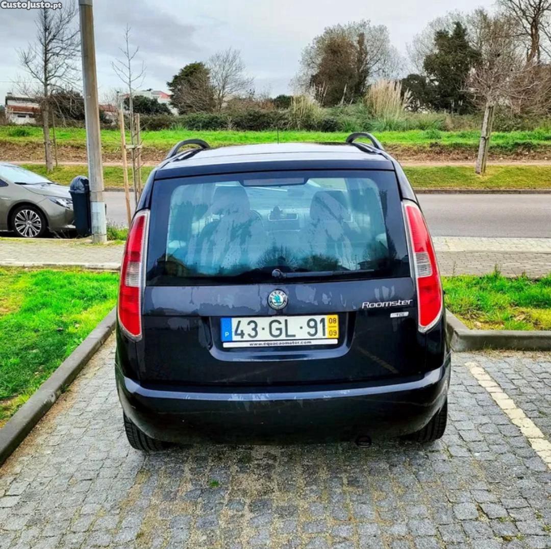 Skoda Roomster 1.4 TDI — fotografia 2
