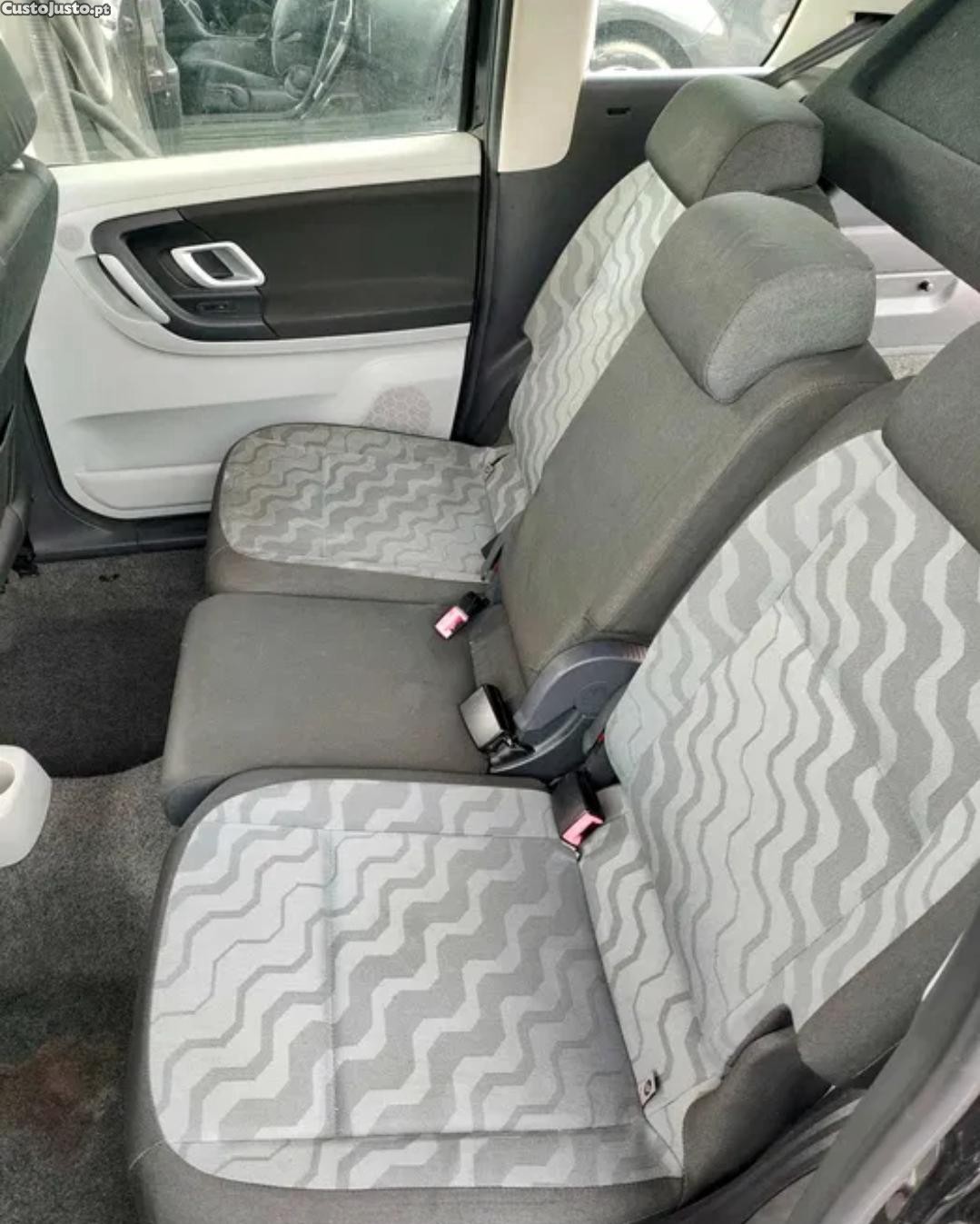 Skoda Roomster 1.4 TDI — fotografia 4