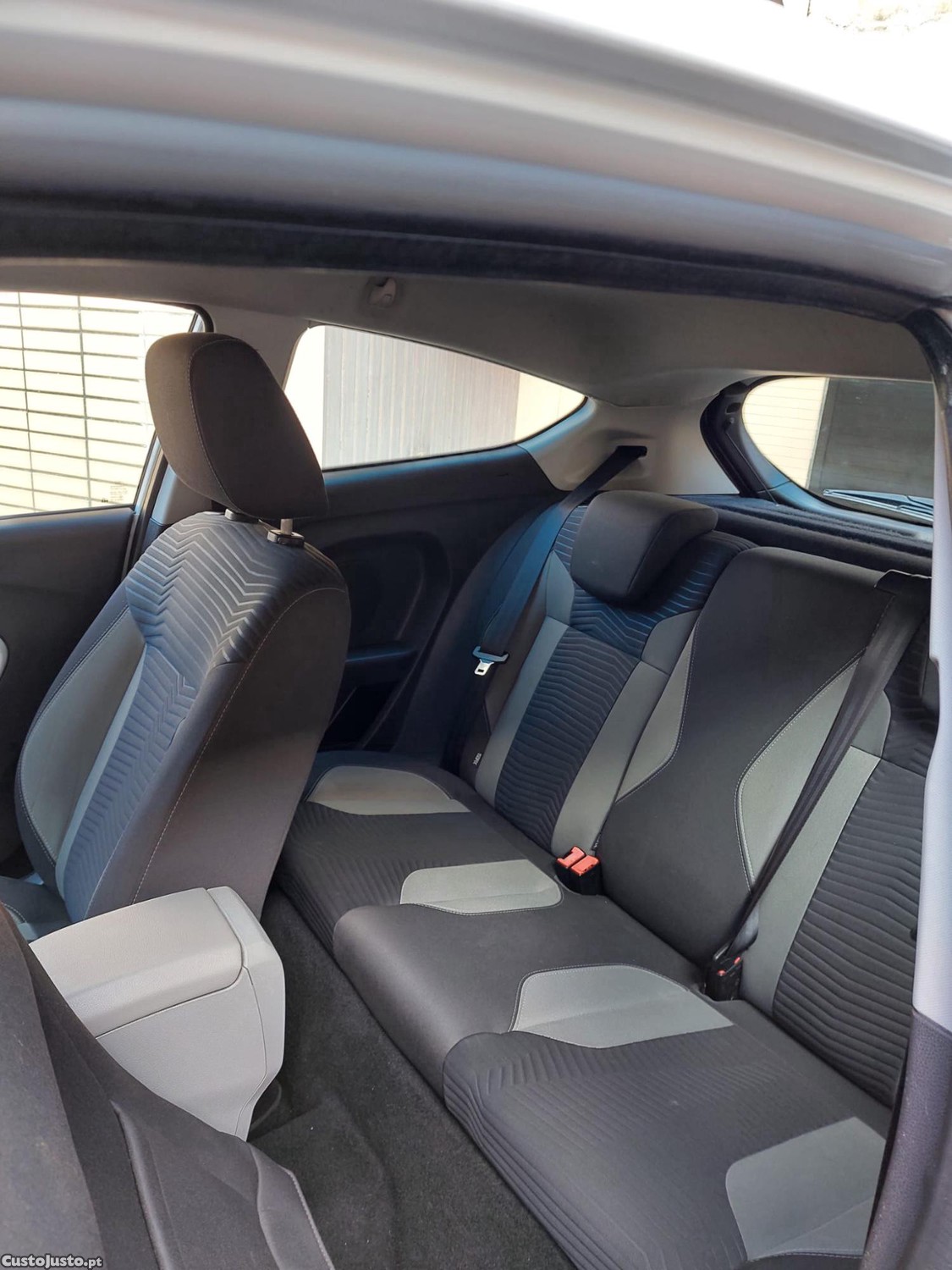 Ford Fiesta 1.6 tdci — fotografia 3