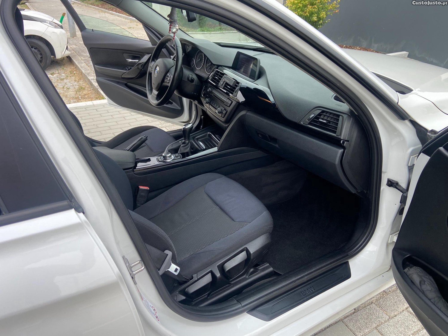 BMW 316 d Navigation — fotografia 3