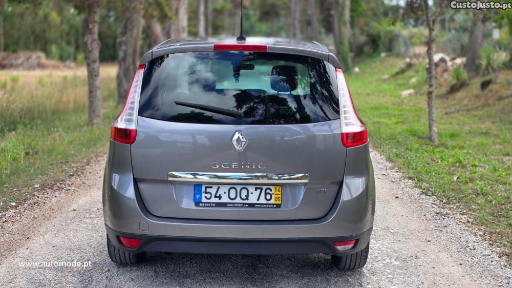 Renault Grand Scénic 1.5 dCi Dynamique 7l — fotografia 17