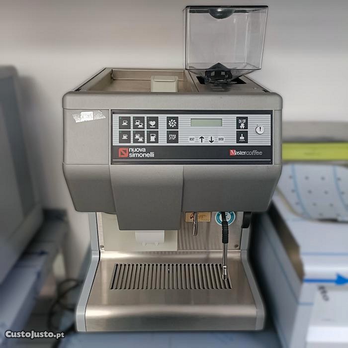 Máquina de café Nuevo Simonelli com aquecedor de chávenas