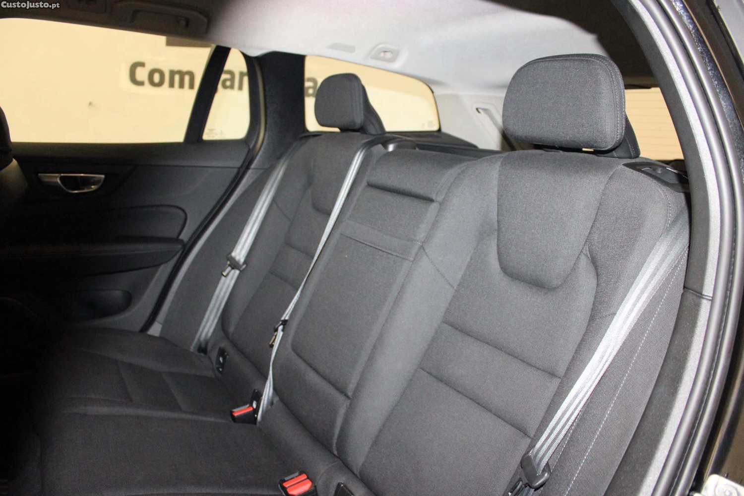 Volvo V60 T6 AWD R-DESIGN (AUTO) — fotografia 12