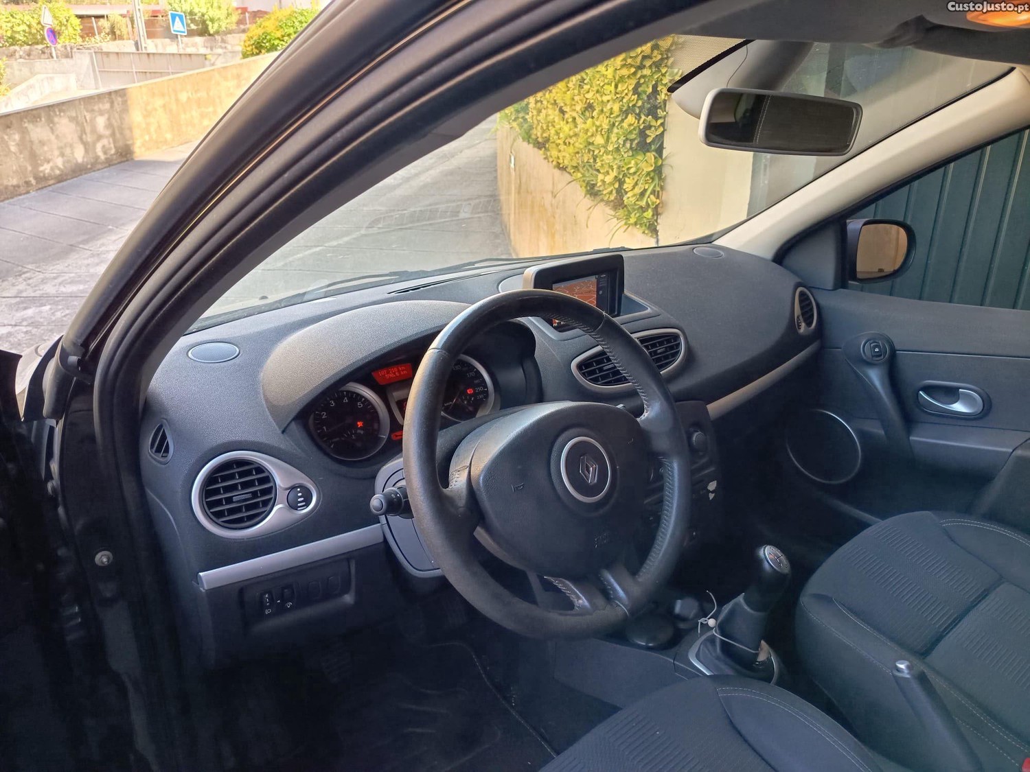 Renault Clio Break — fotografia 7