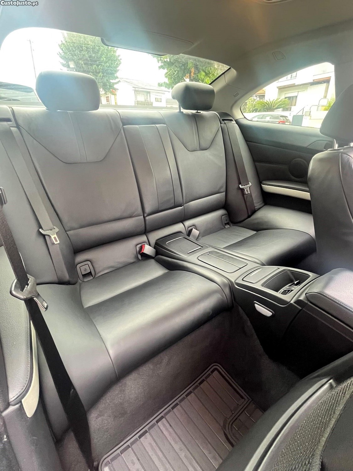 BMW 330 i — fotografia 7