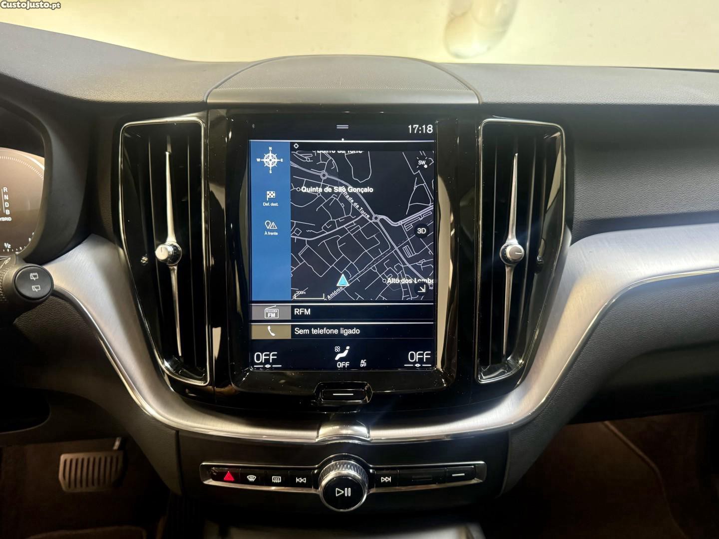 Volvo XC 60 2.0 T8 PHEV R-Design AWD — fotografia 6