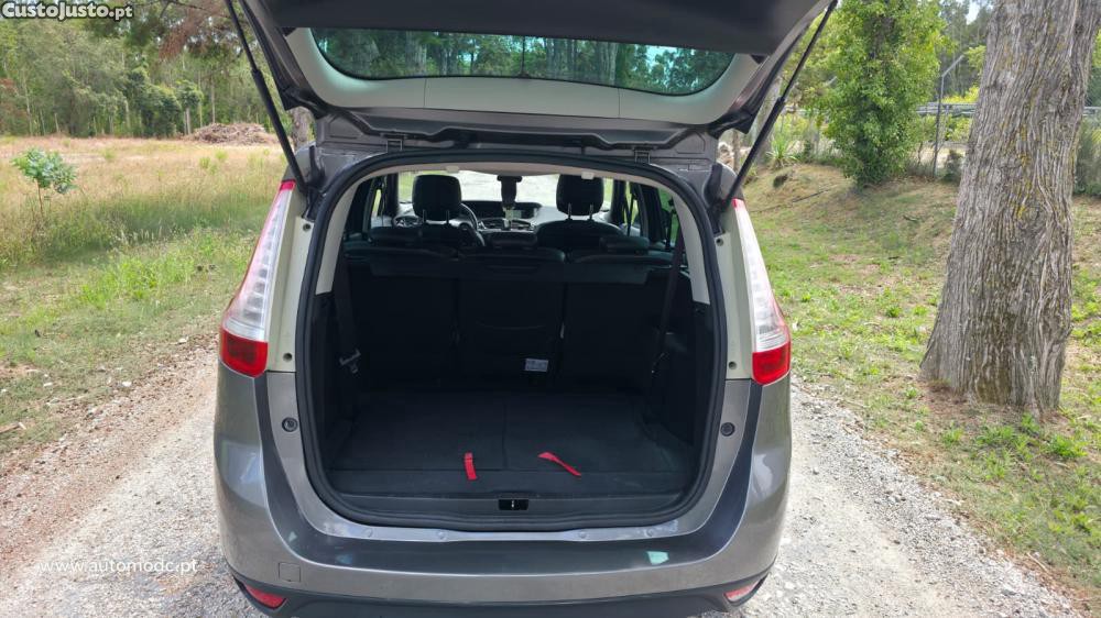 Renault Grand Scénic 1.5 dCi Dynamique 7l — fotografia 16