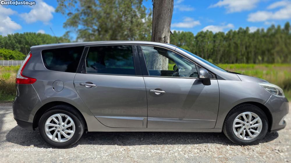 Renault Grand Scénic 1.5 dCi Dynamique 7l — fotografia 14