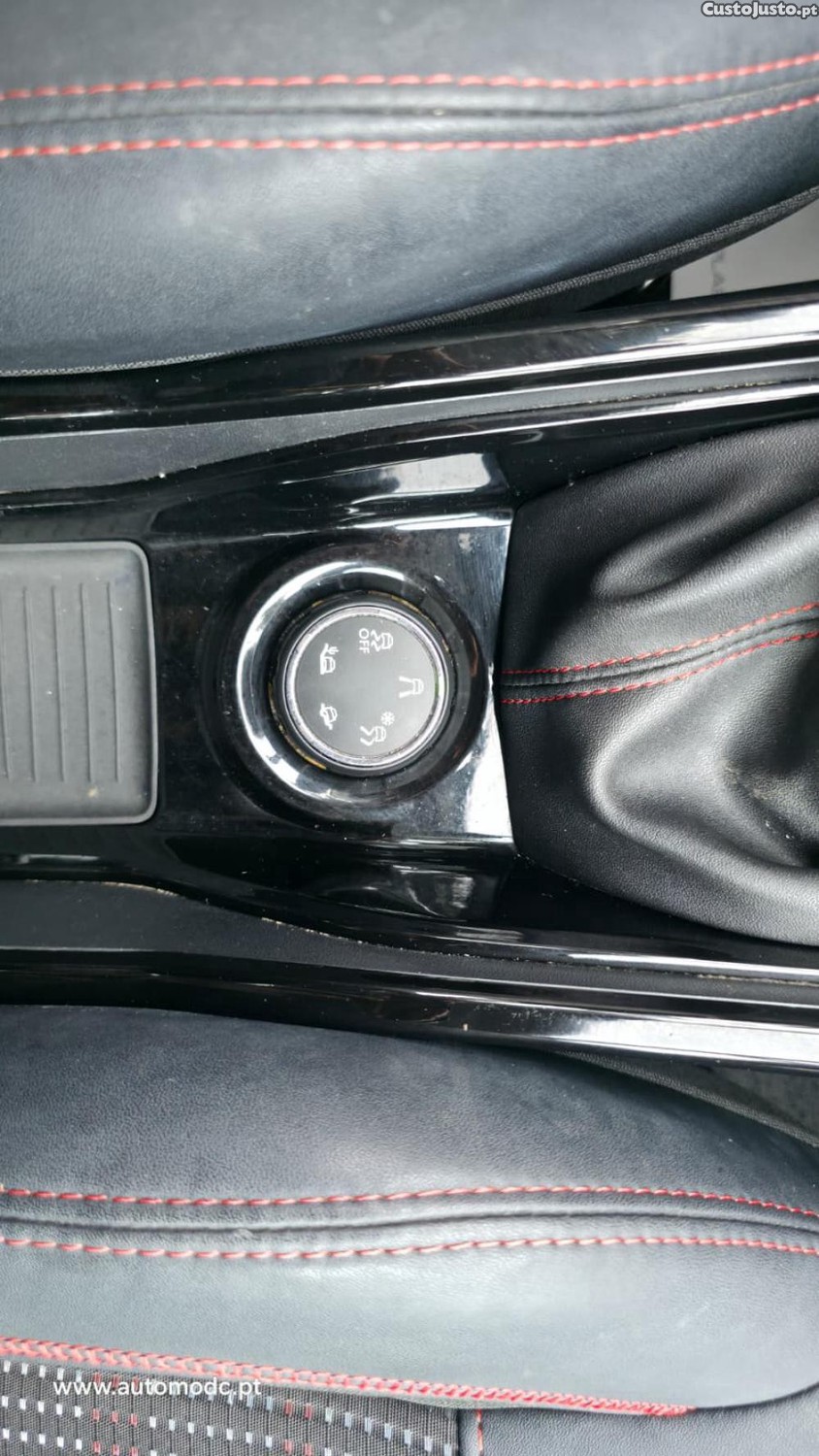 Peugeot 2008 1.6 BlueHDi GT Line — fotografia 4