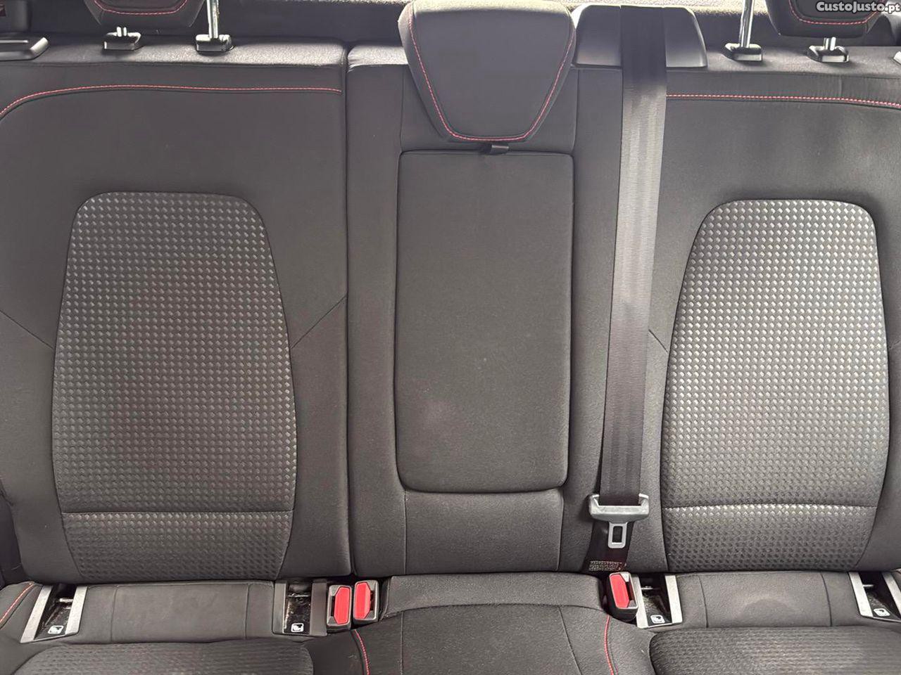 Ford Focus 1.0 EcoBoost MHEV ST-Line — fotografia 4
