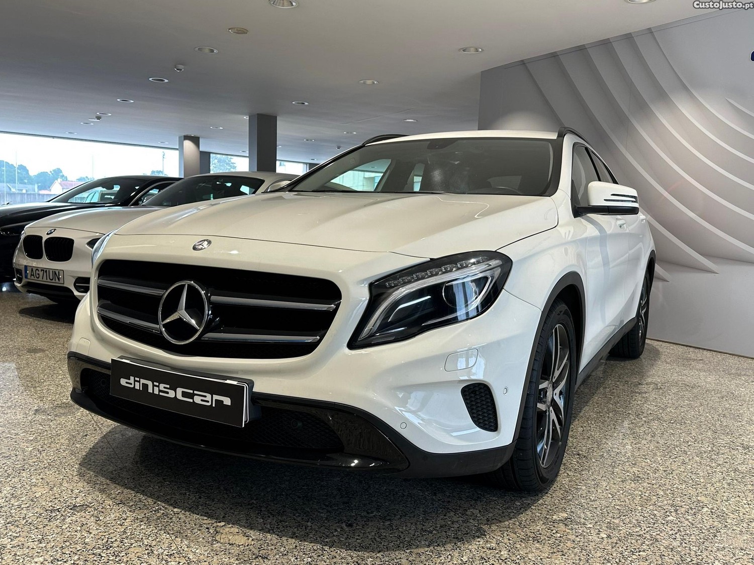 Mercedes-Benz GLA 220 CDI Urban 4-Matic — fotografia 27
