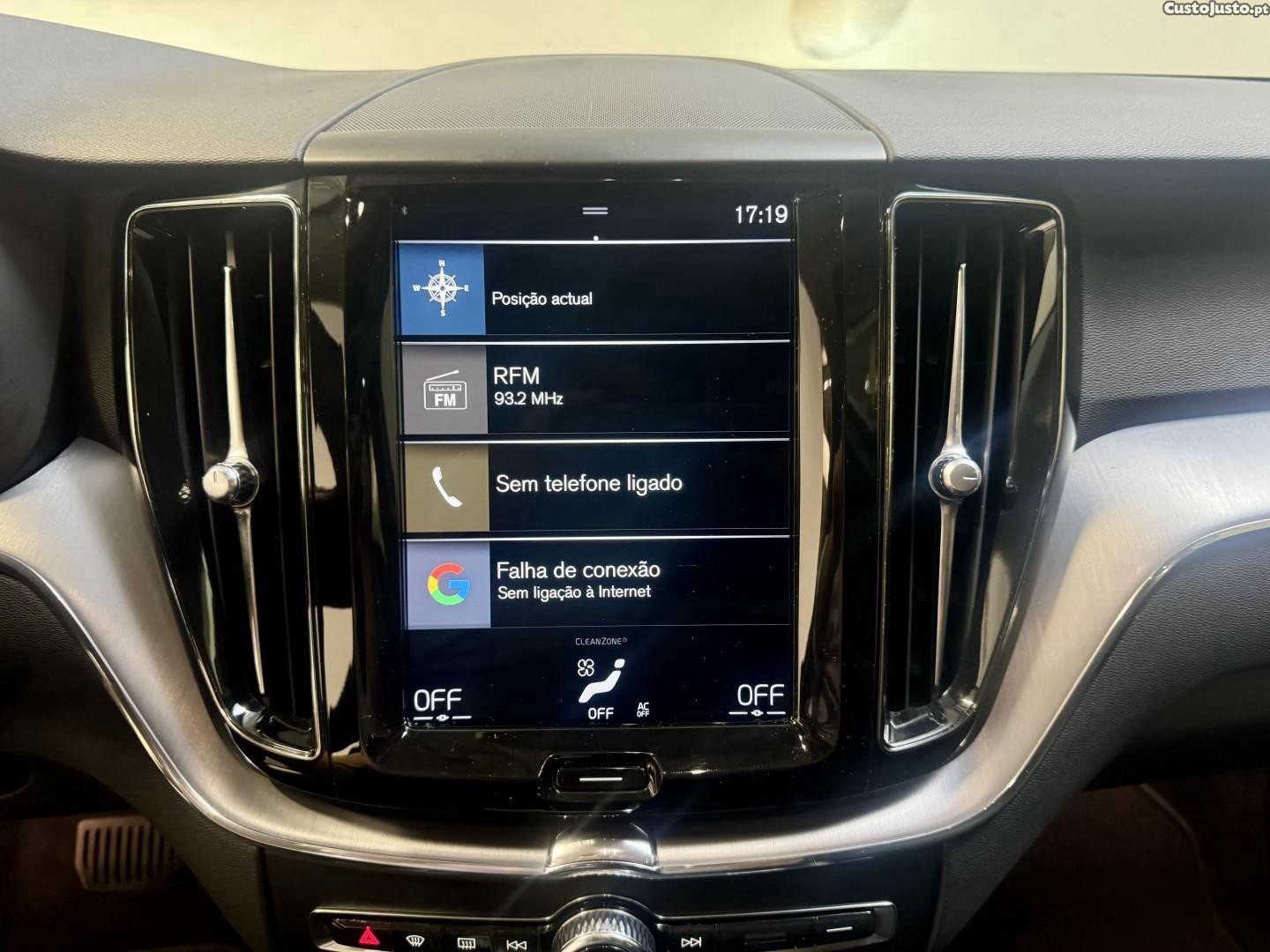 Volvo XC 60 2.0 T8 PHEV R-Design AWD — fotografia 2