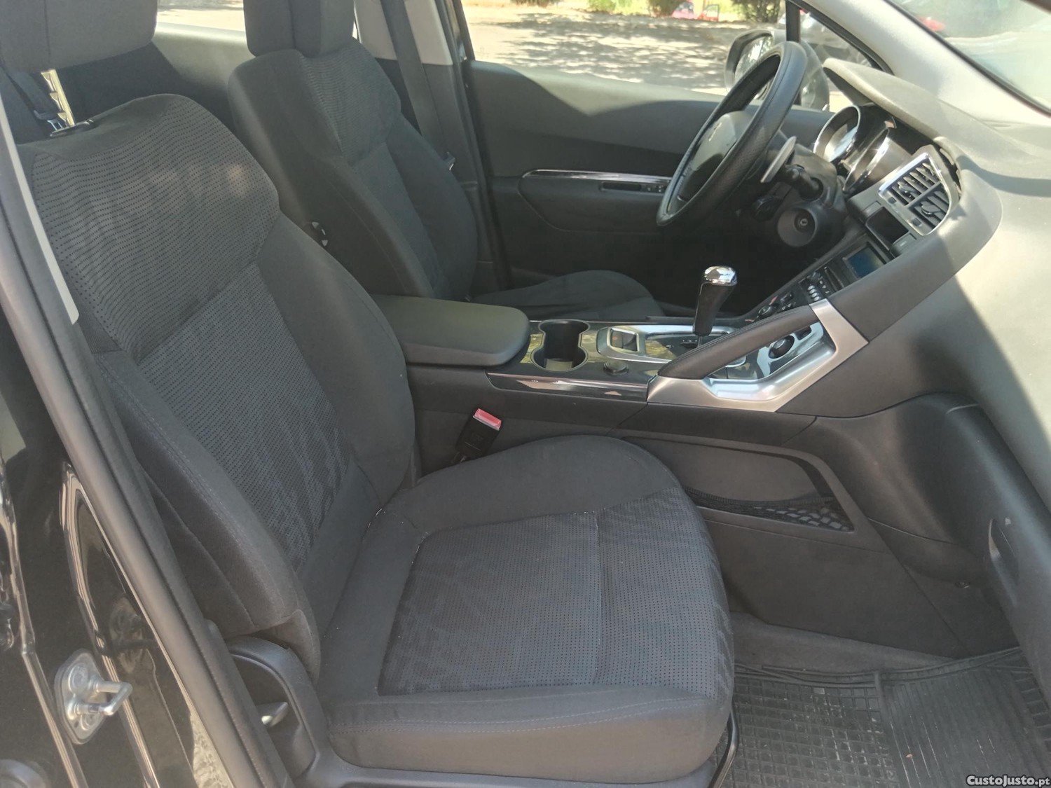 Peugeot 3008 1.6 HDI 110 CV — fotografia 5