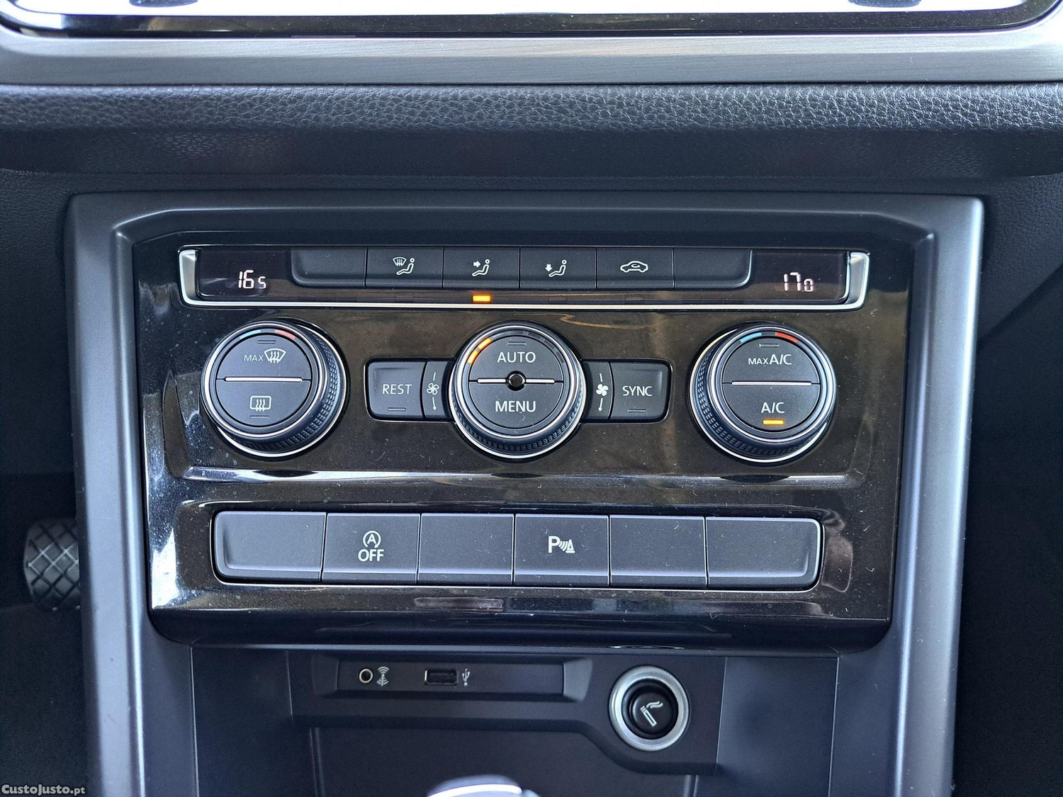 Volkswagen Touran 1.6 TDI R-Line DSG 7Lug — fotografia 18