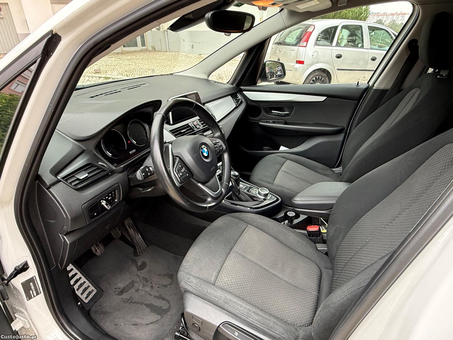 BMW 216 Gran Tourer 216i — fotografia 9