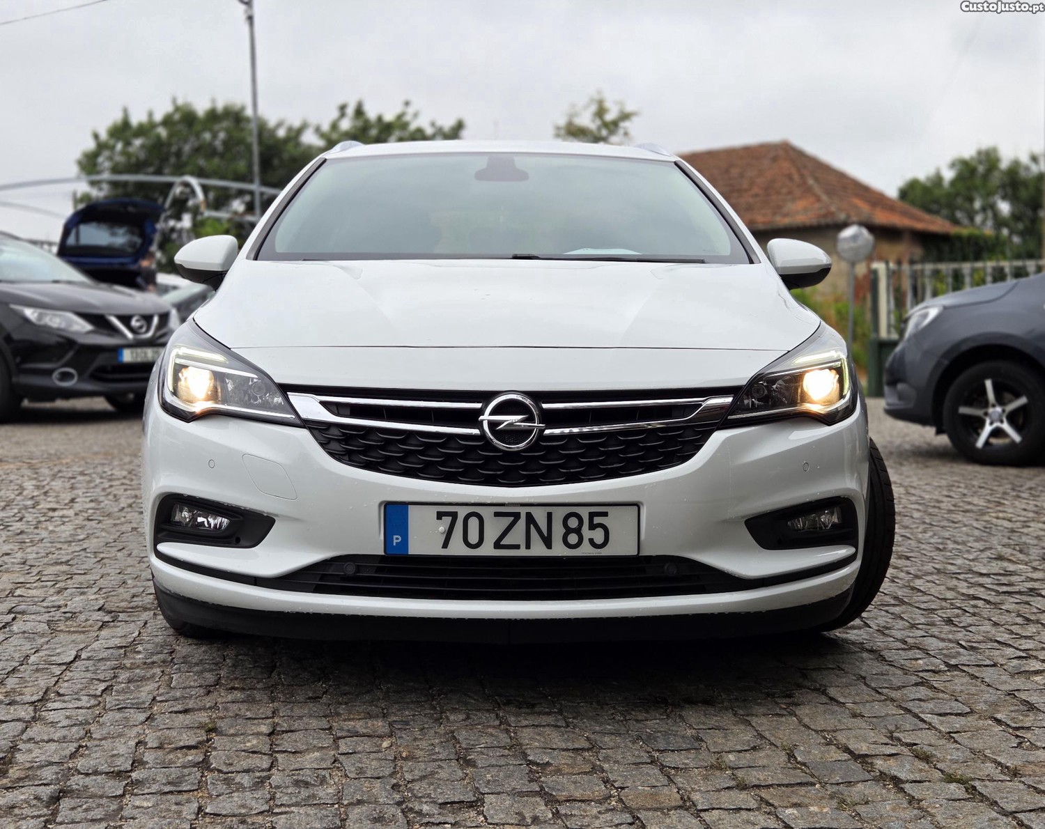 Opel Astra Sports Tourer 1.6 CDTi Ecotec 120 Anos S/S — fotografia 11