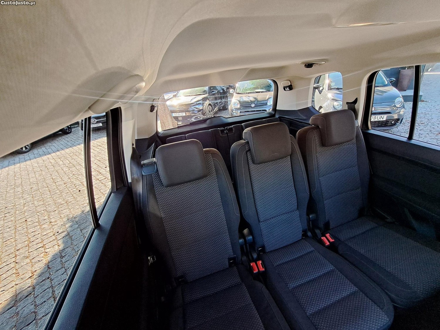 Volkswagen Touran 1.6 TDI R-Line DSG 7Lug — fotografia 8