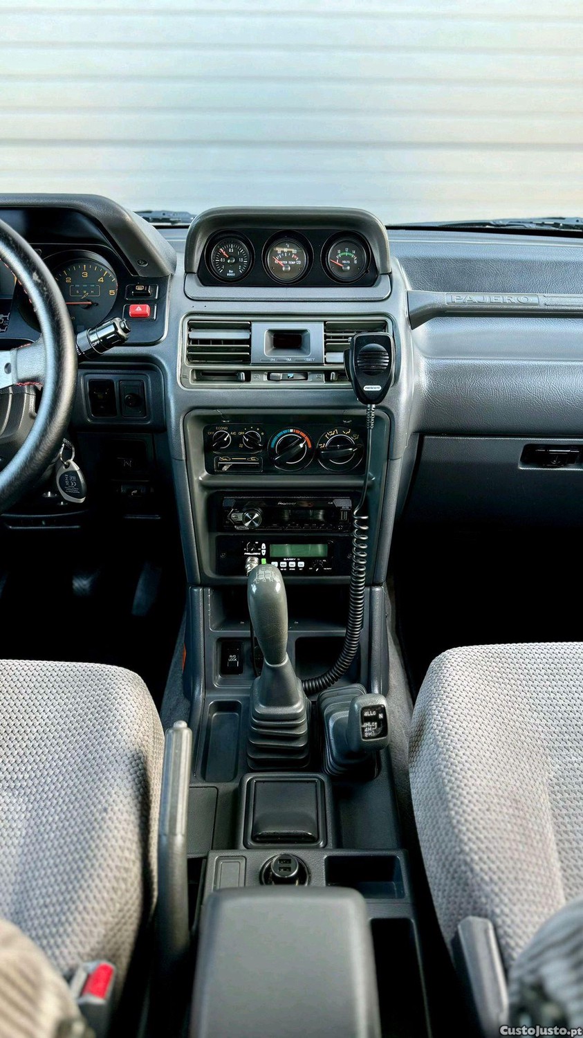 Mitsubishi Pajero gls — fotografia 2