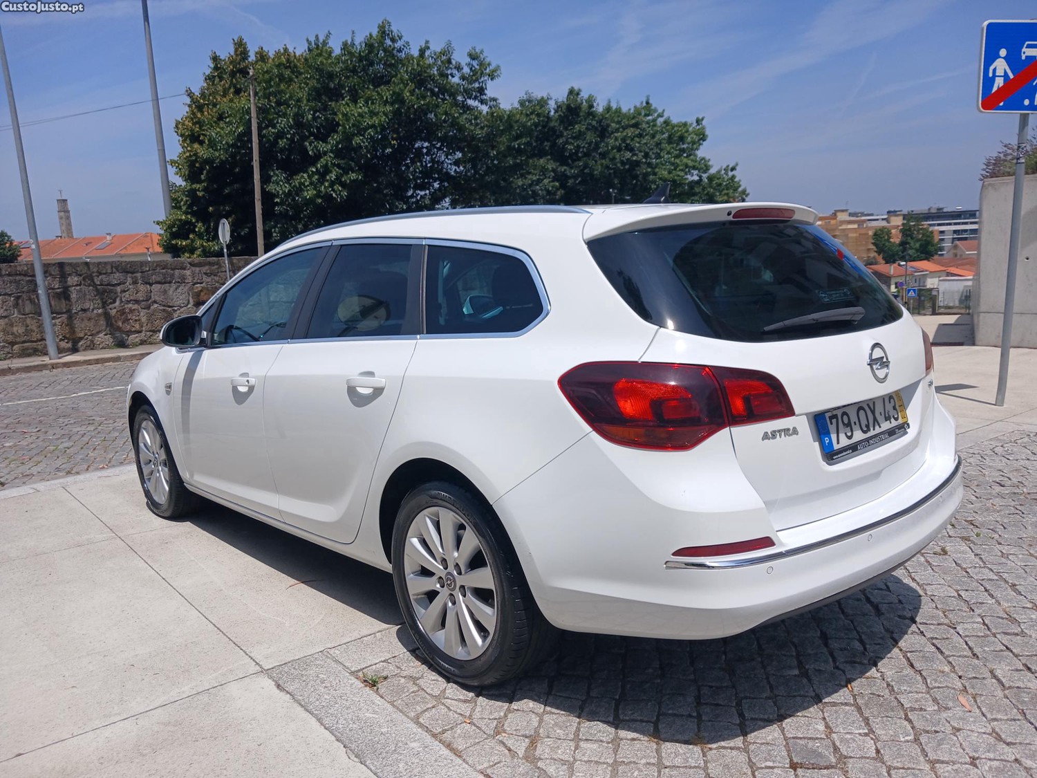 Opel Astra 1.6 cdti sportourer — fotografia 13