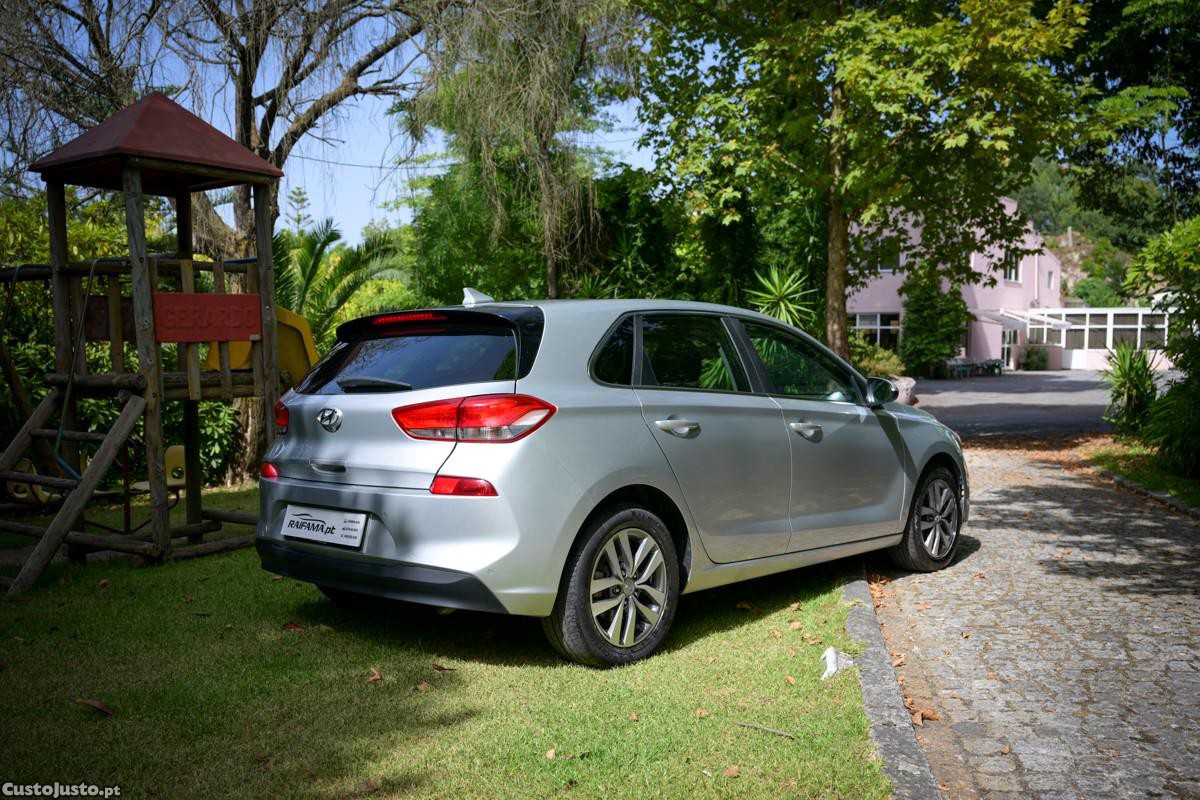 Hyundai i30 1.6 CRDi Style+Navi — fotografia 17