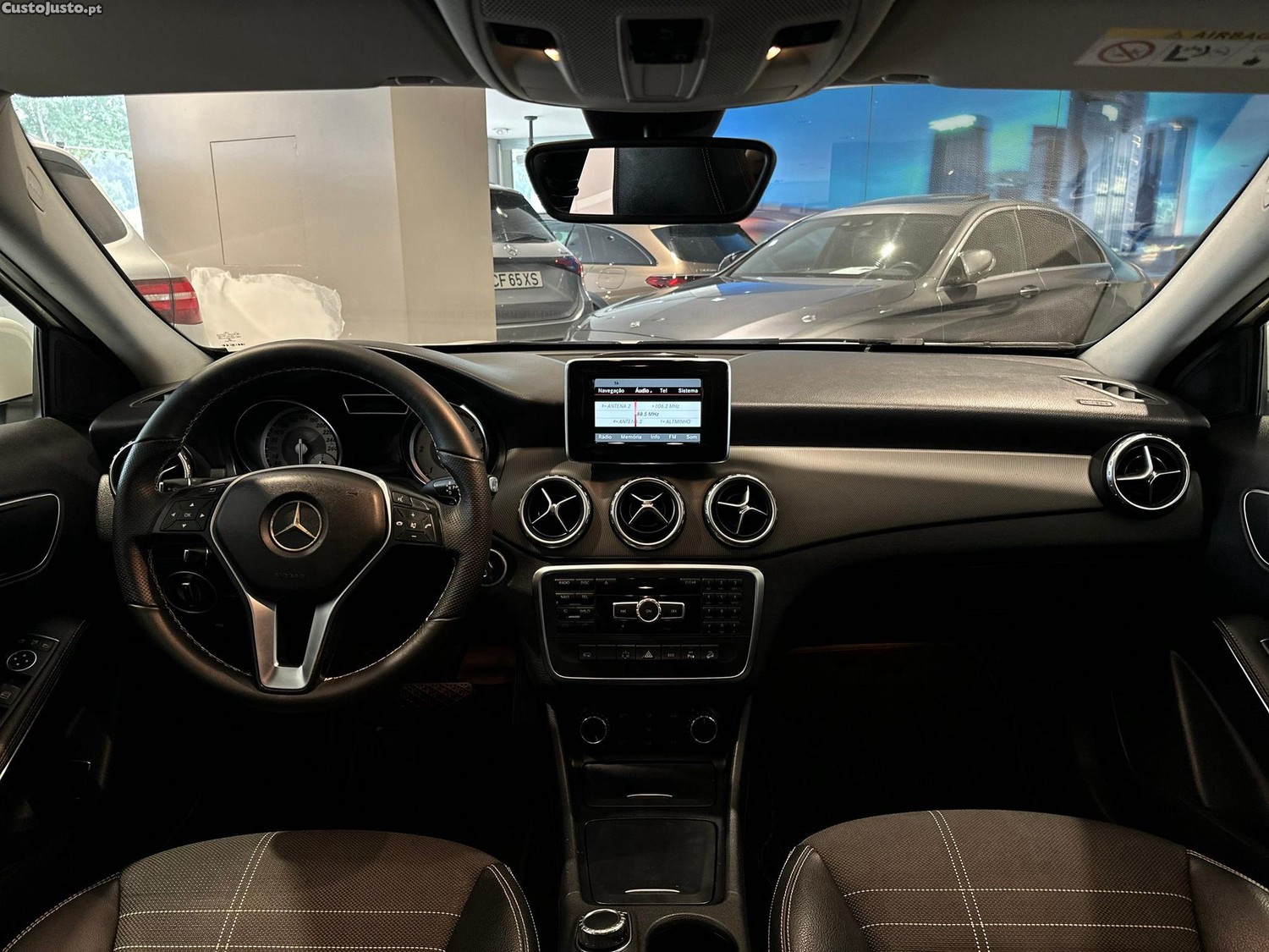 Mercedes-Benz GLA 220 CDI Urban 4-Matic — fotografia 9