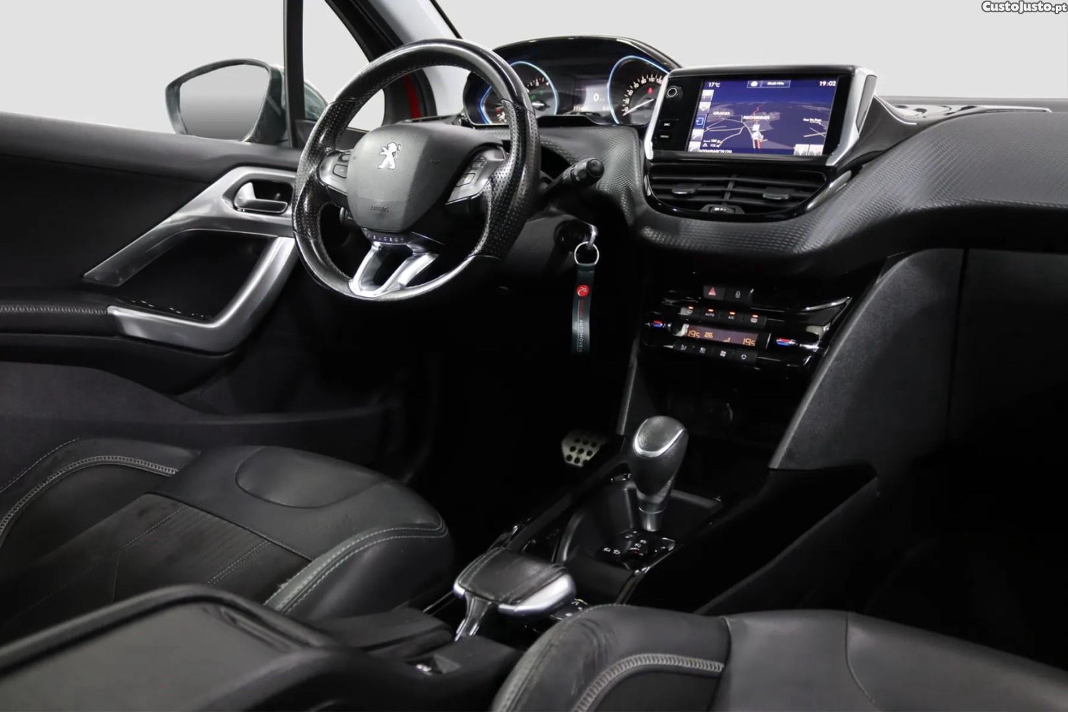 Peugeot 2008 1.2 PureTech Crossway EAT6 — fotografia 13