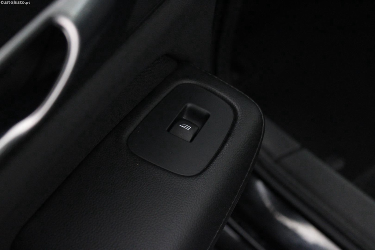 Volvo V60 T6 AWD R-DESIGN (AUTO) — fotografia 13
