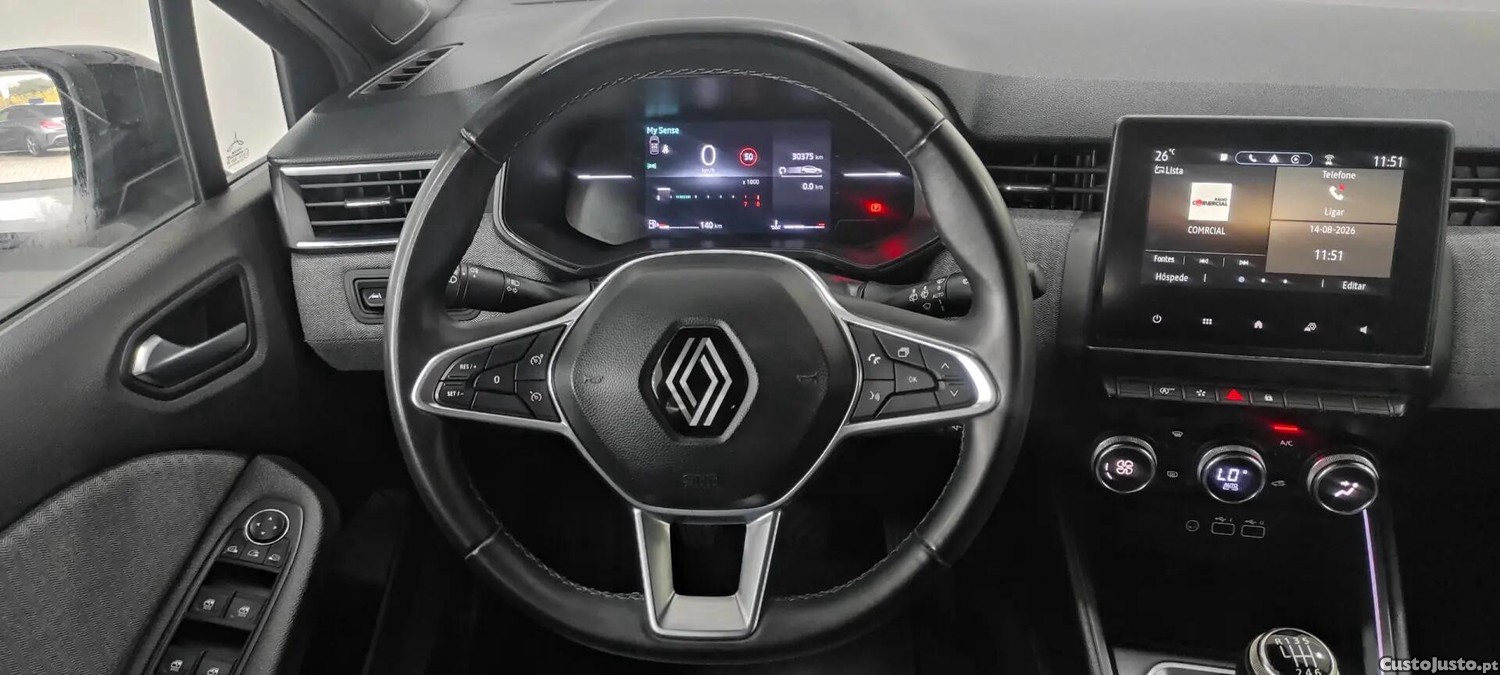 Renault Clio 1.0 TCe Techno — fotografia 23