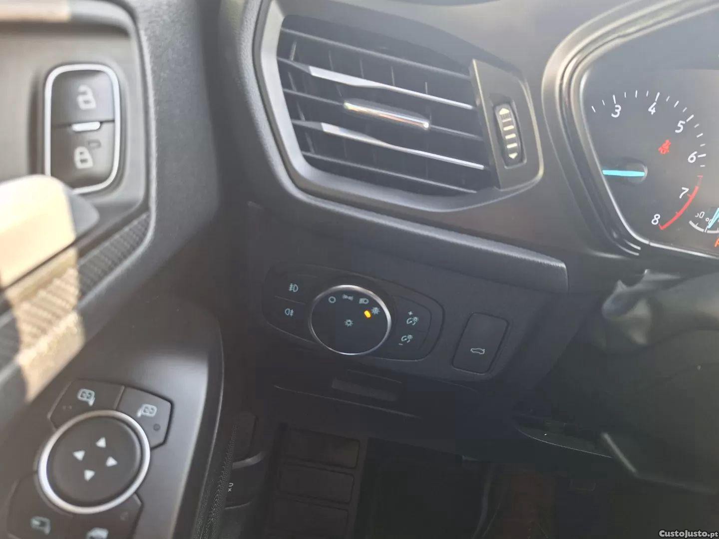 Ford Focus 1.0 ecoboost st-line aut. — fotografia 11