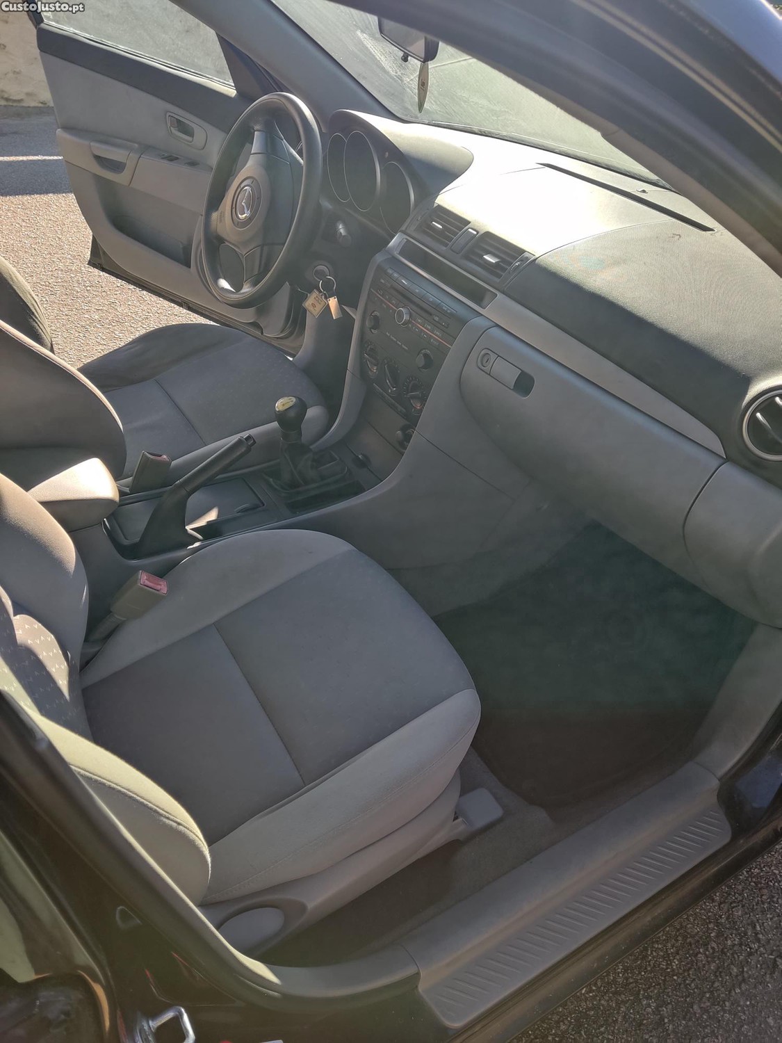 Mazda 3 () — fotografia 11