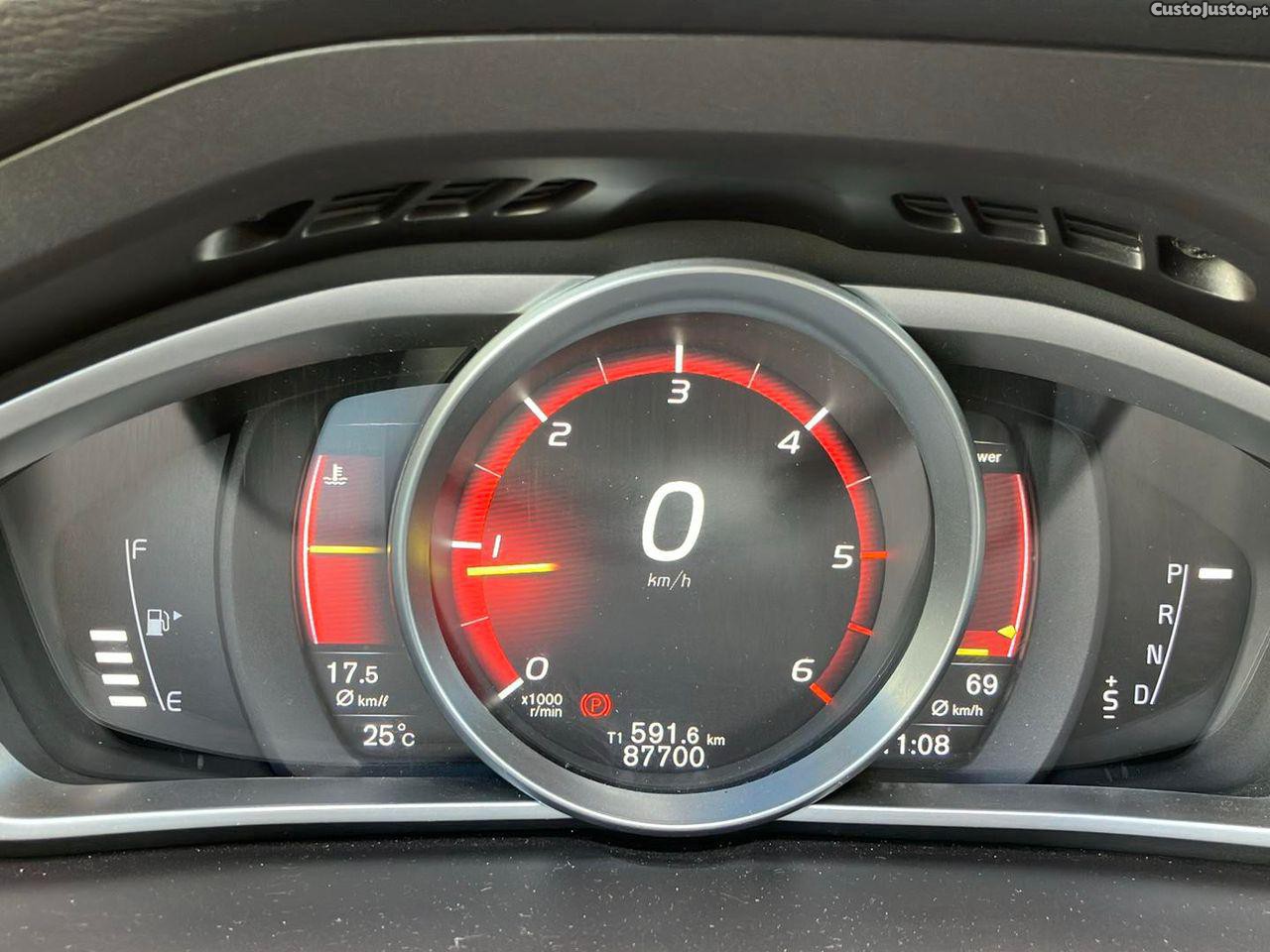 Volvo V40 2.0 D2 Momentum — fotografia 6