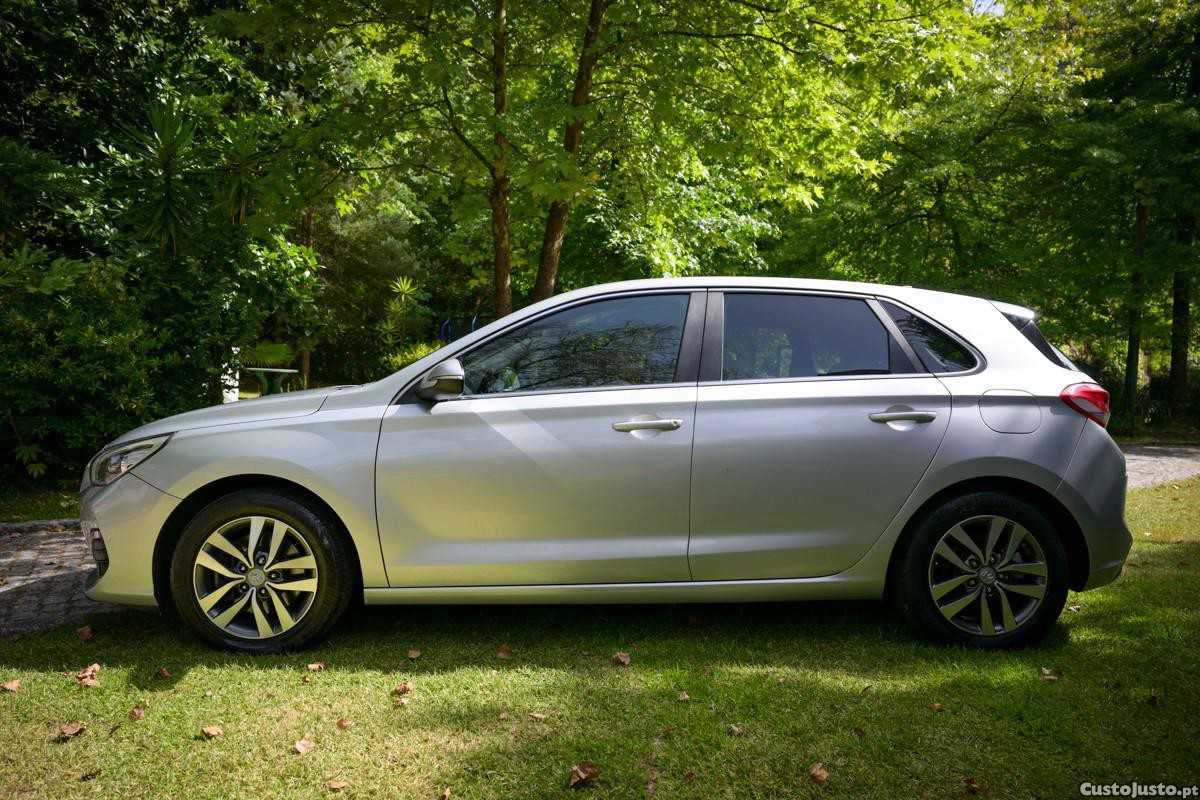 Hyundai i30 1.6 CRDi Style+Navi — fotografia 18