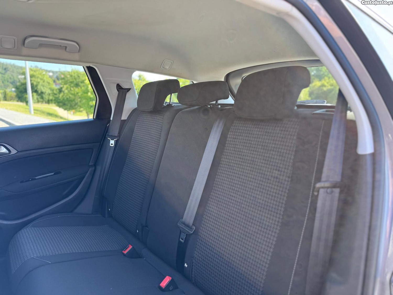 Peugeot 308 SW 1.5 BlueHDi Style — fotografia 2