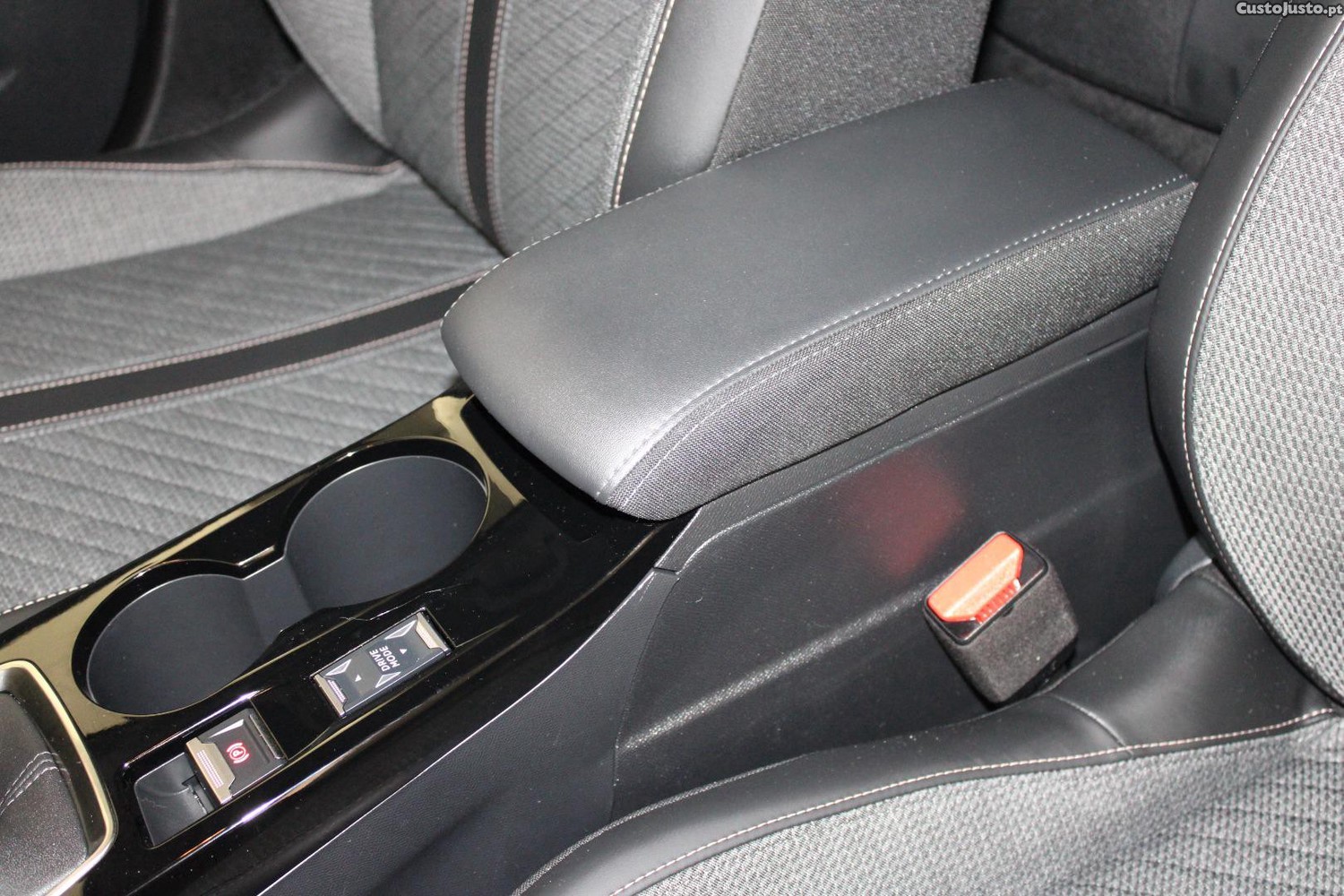 Peugeot 208 1.2 ALLURE 100CV — fotografia 4