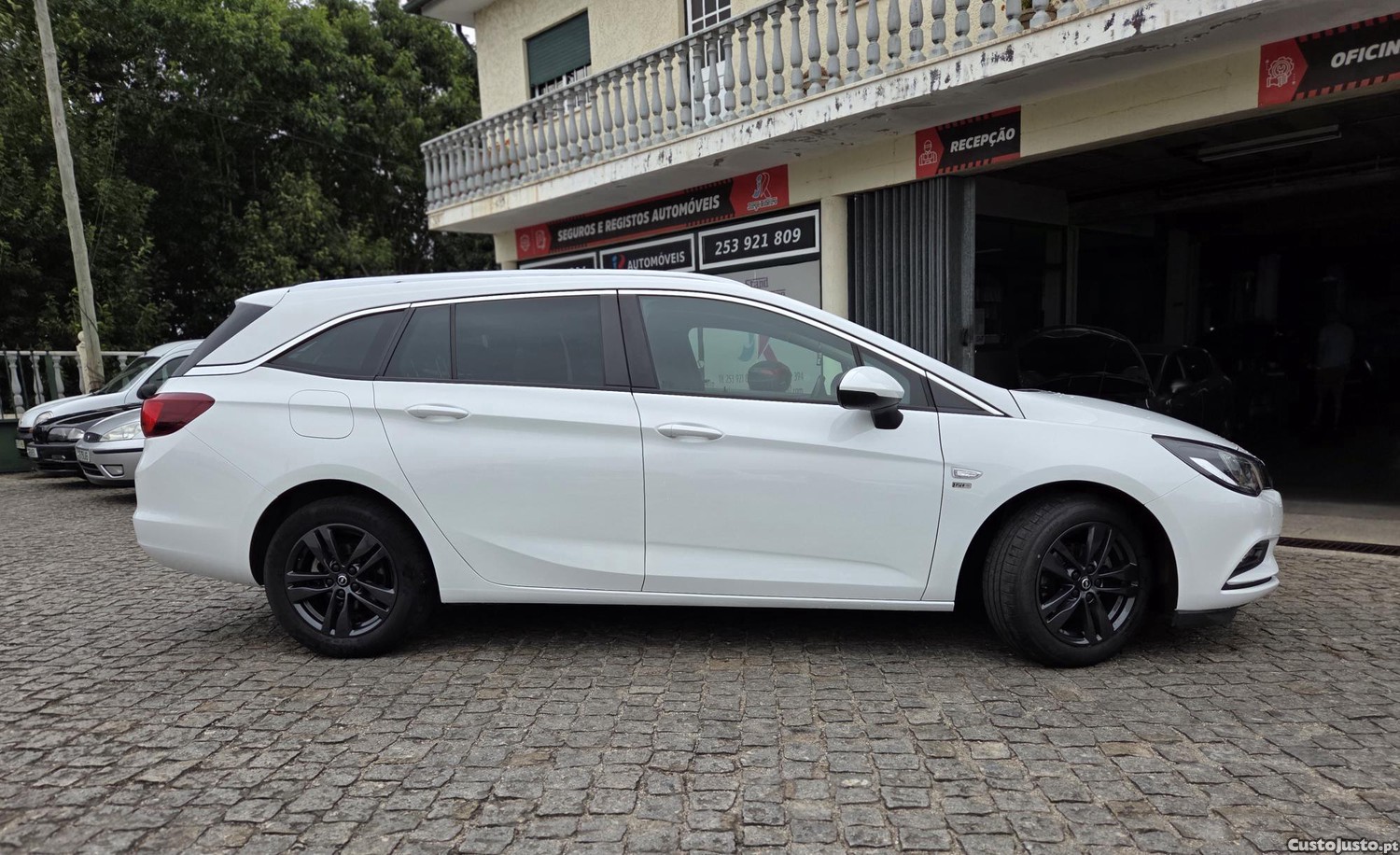 Opel Astra Sports Tourer 1.6 CDTi Ecotec 120 Anos S/S — fotografia 10