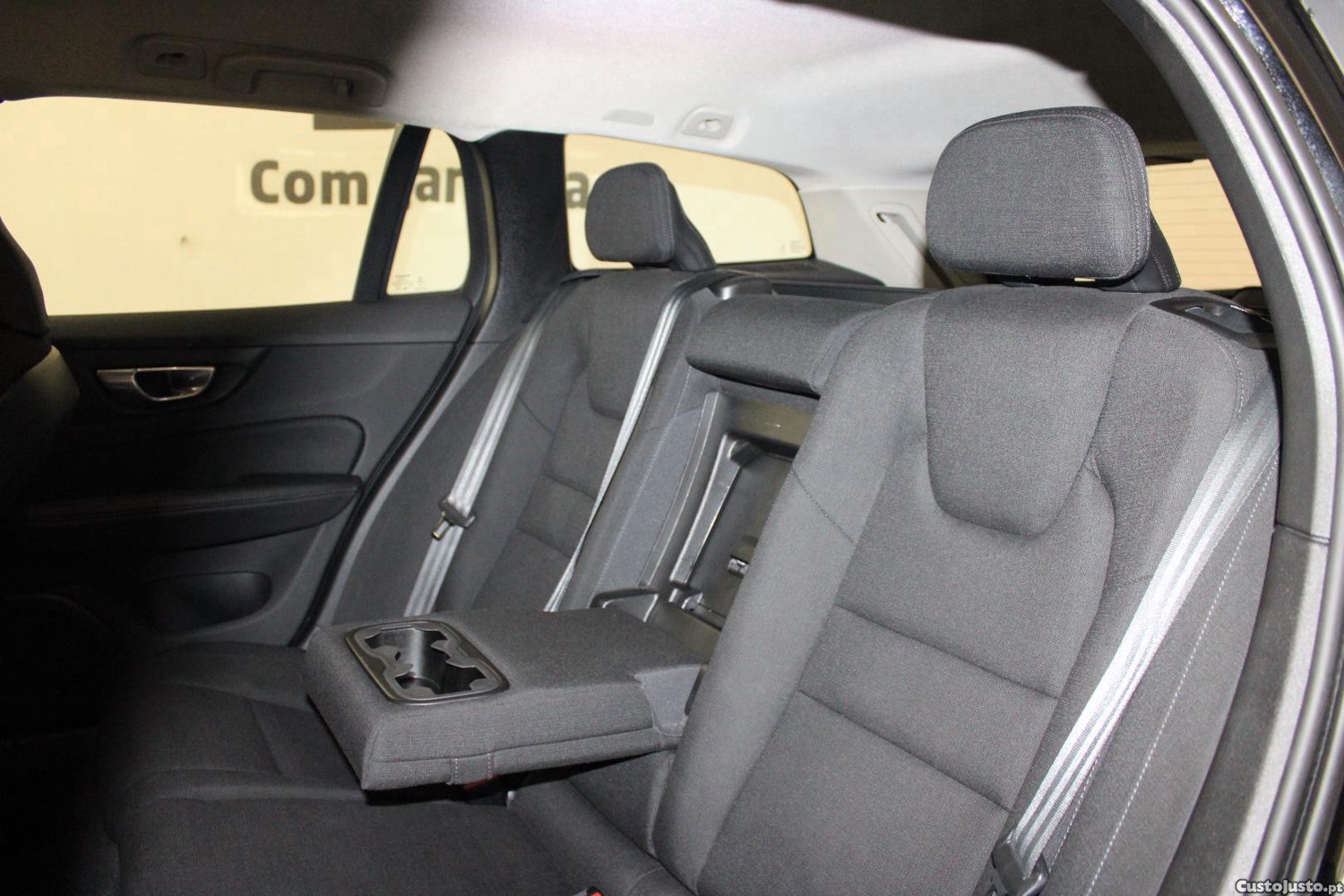 Volvo V60 T6 AWD R-DESIGN (AUTO) — fotografia 11