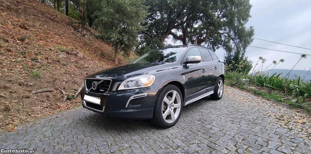 Volvo XC 60 2.0D R-Design 85 anos — fotografia 6