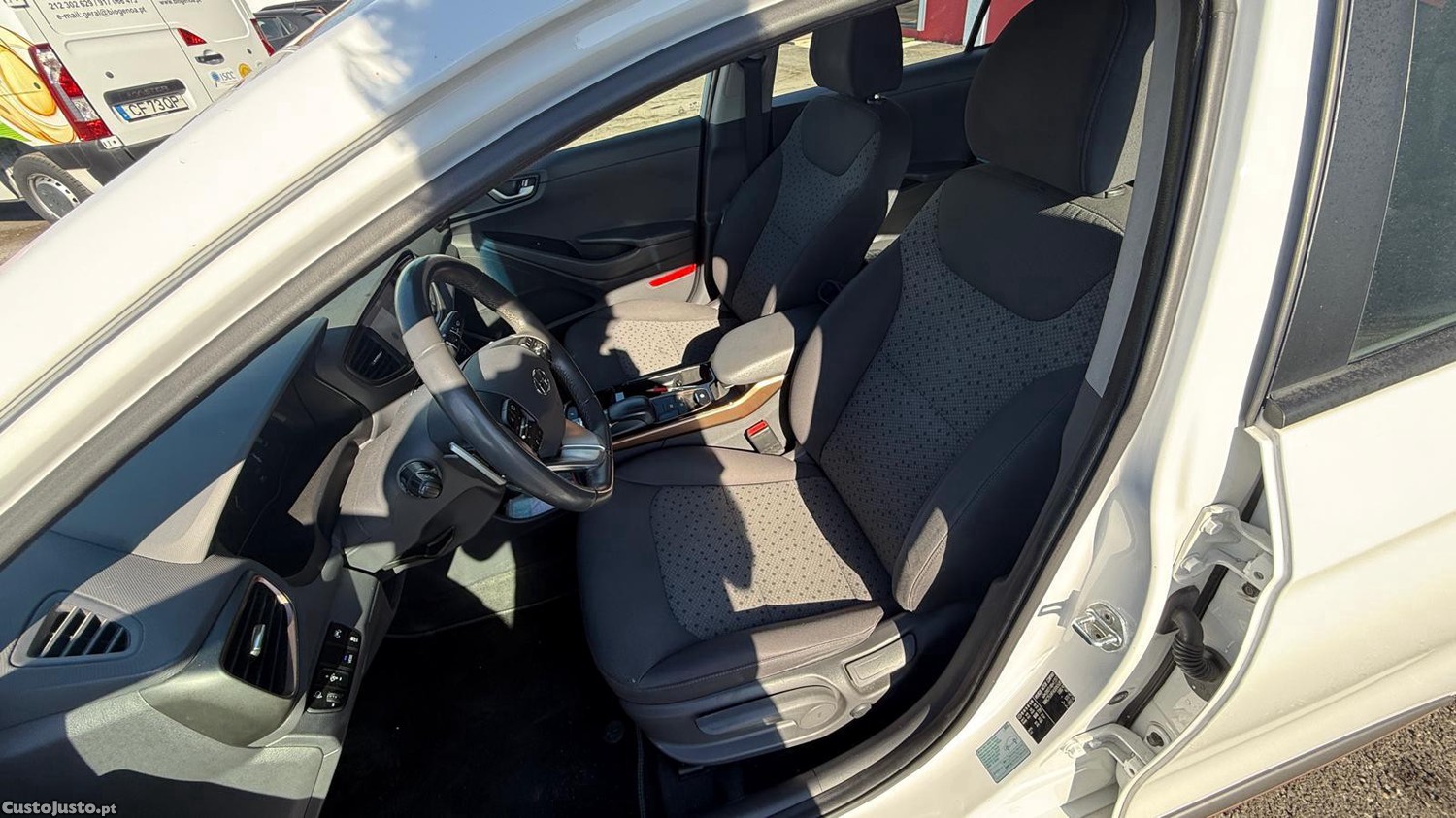 Hyundai IONIQ 28kwh — fotografia 4