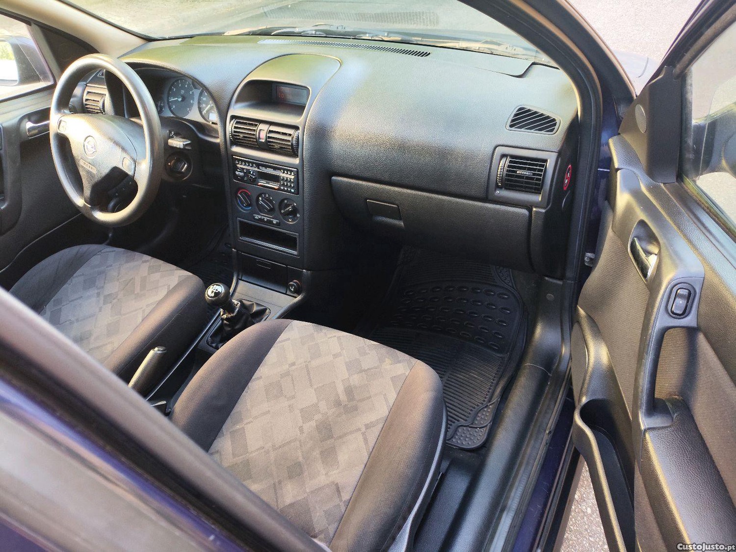 Opel Astra 1.4 16V — fotografia 4