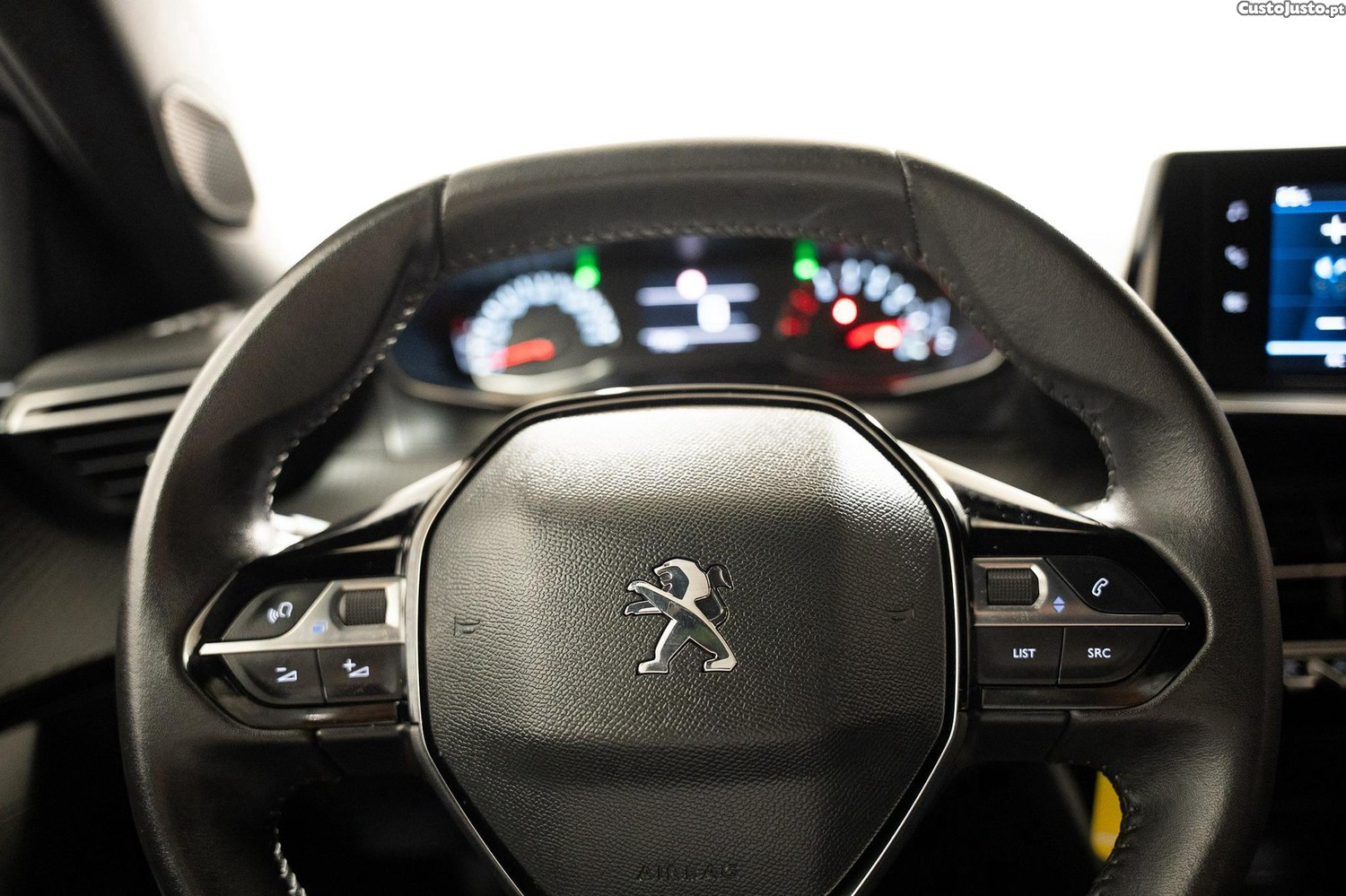 Peugeot 2008 1.2 PureTech Active Pack — fotografia 11
