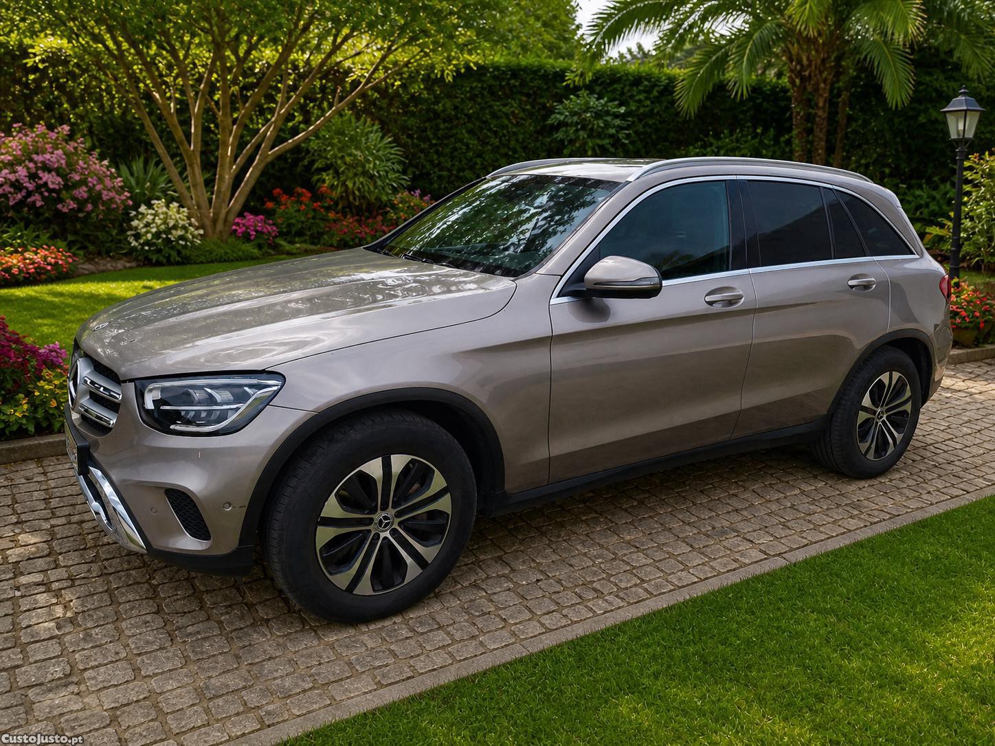 Mercedes-Benz GLC 300 de 4 MATIC — fotografia 9