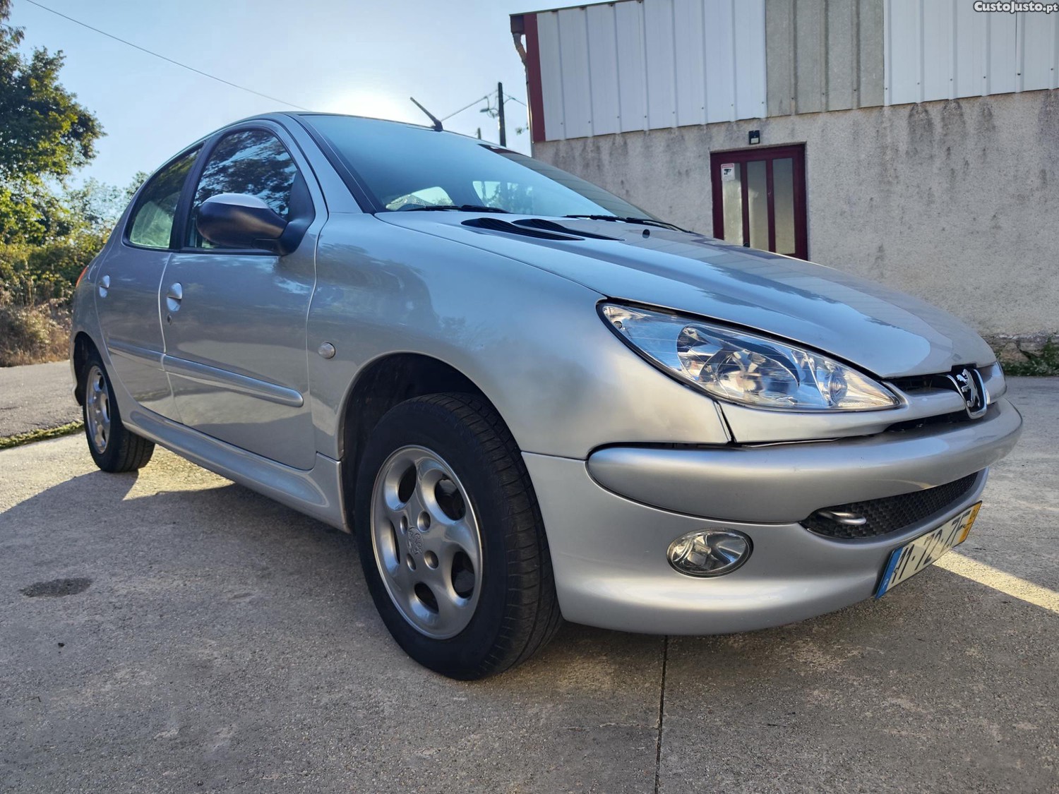 Peugeot 206 Black&White 1.1i — fotografia 11