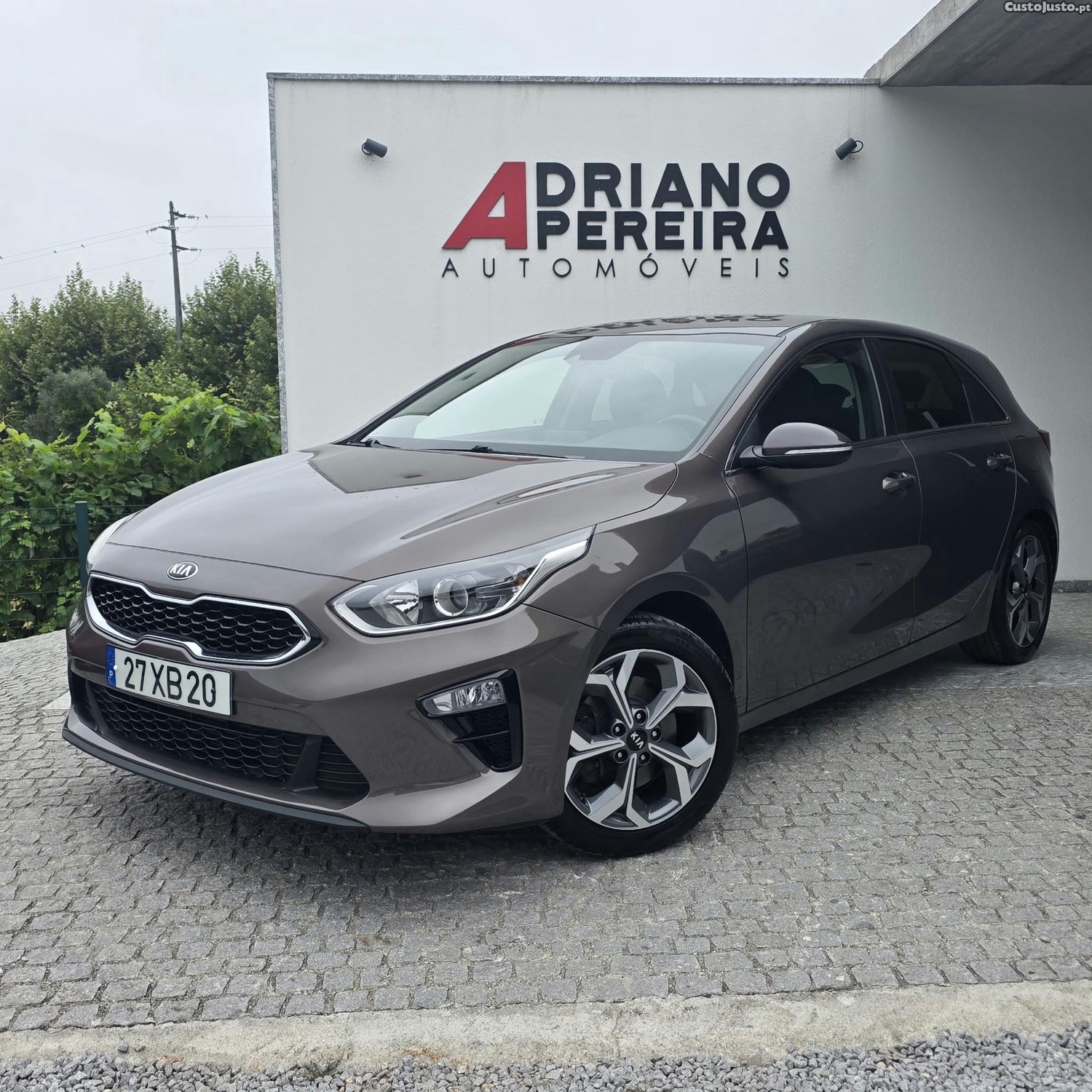 Kia Ceed 1.0 T-GDi GT Line — fotografia 25