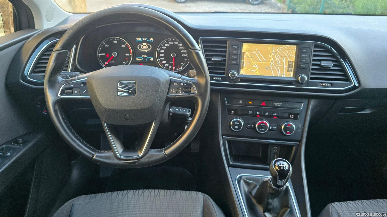 SEAT Leon 1.6 TDI Style — fotografia 19