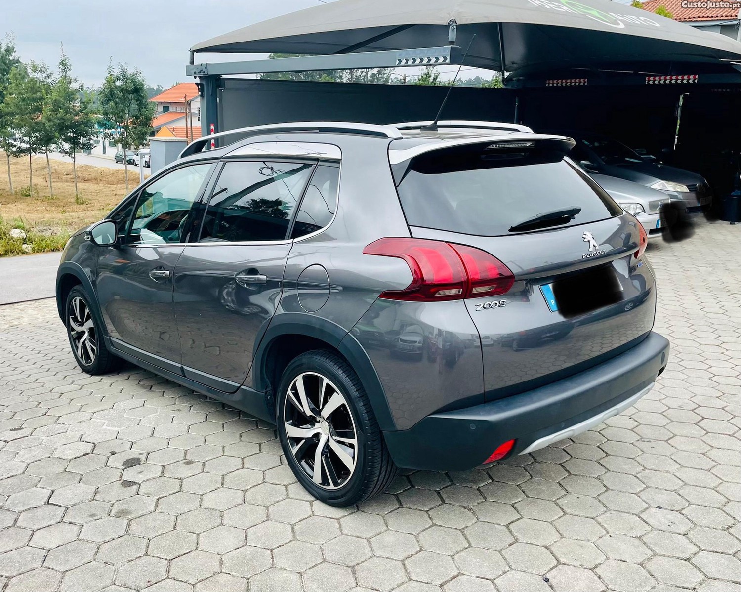 Peugeot 2008 1.2 PureTech Active — fotografia 10