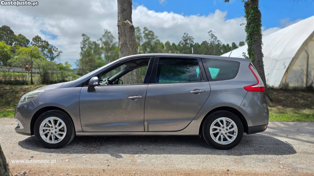 Renault Grand Scénic 1.5 dCi Dynamique 7l — fotografia 13