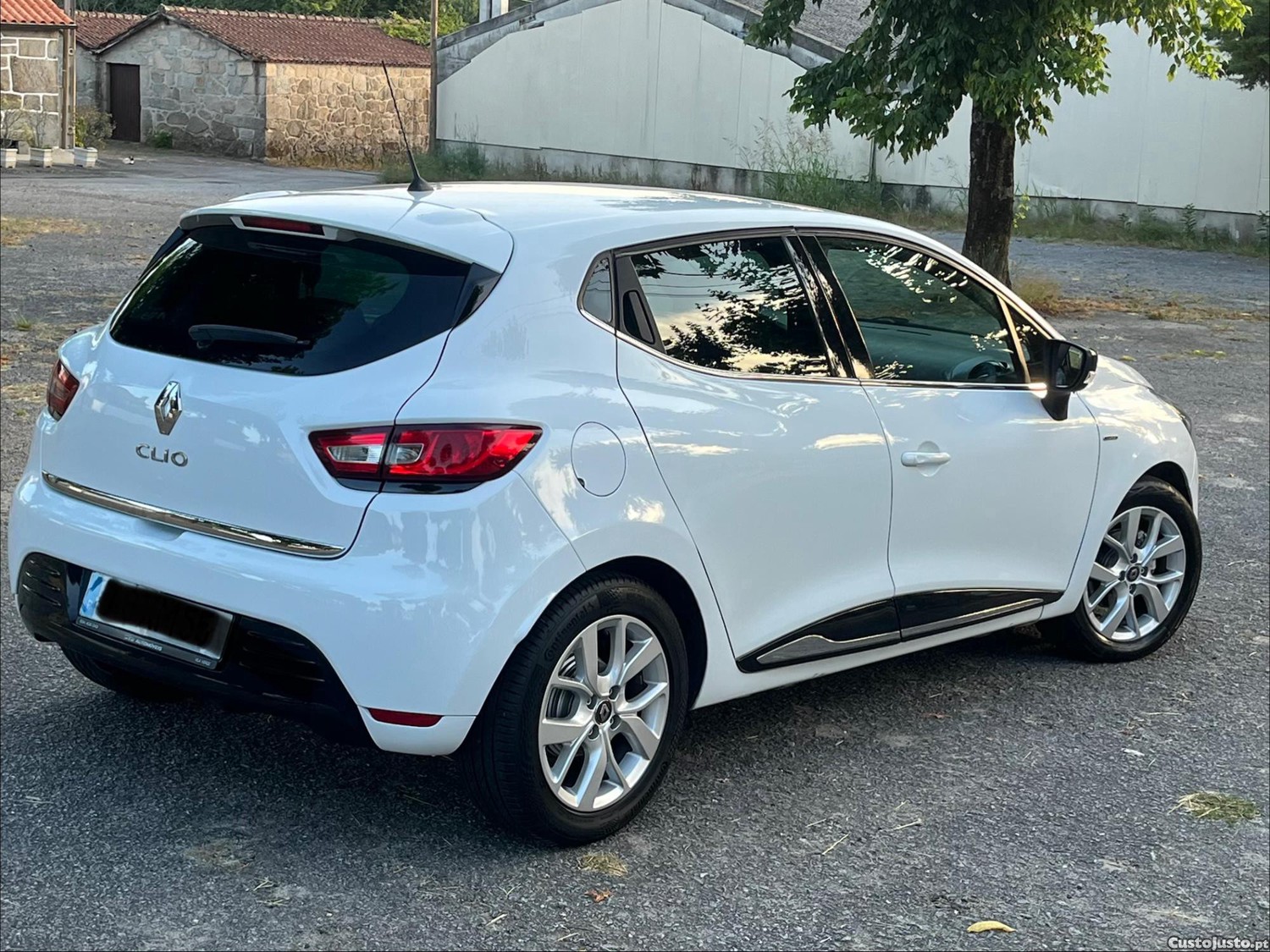 Renault Clio 1.5 DCI Limited Edition — fotografia 10
