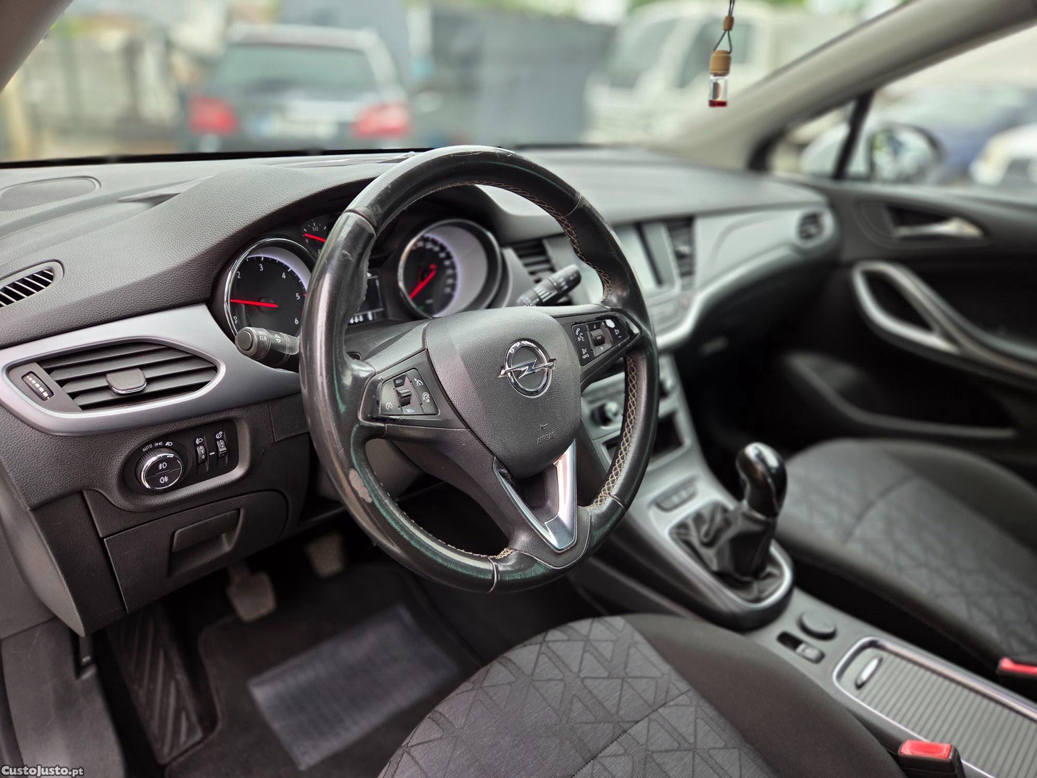 Opel Astra Sports Tourer 1.6 CDTi Ecotec 120 Anos S/S — fotografia 5
